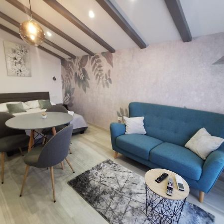 New Nikolina 4 Star Apartment Mali Losinj Bagian luar foto