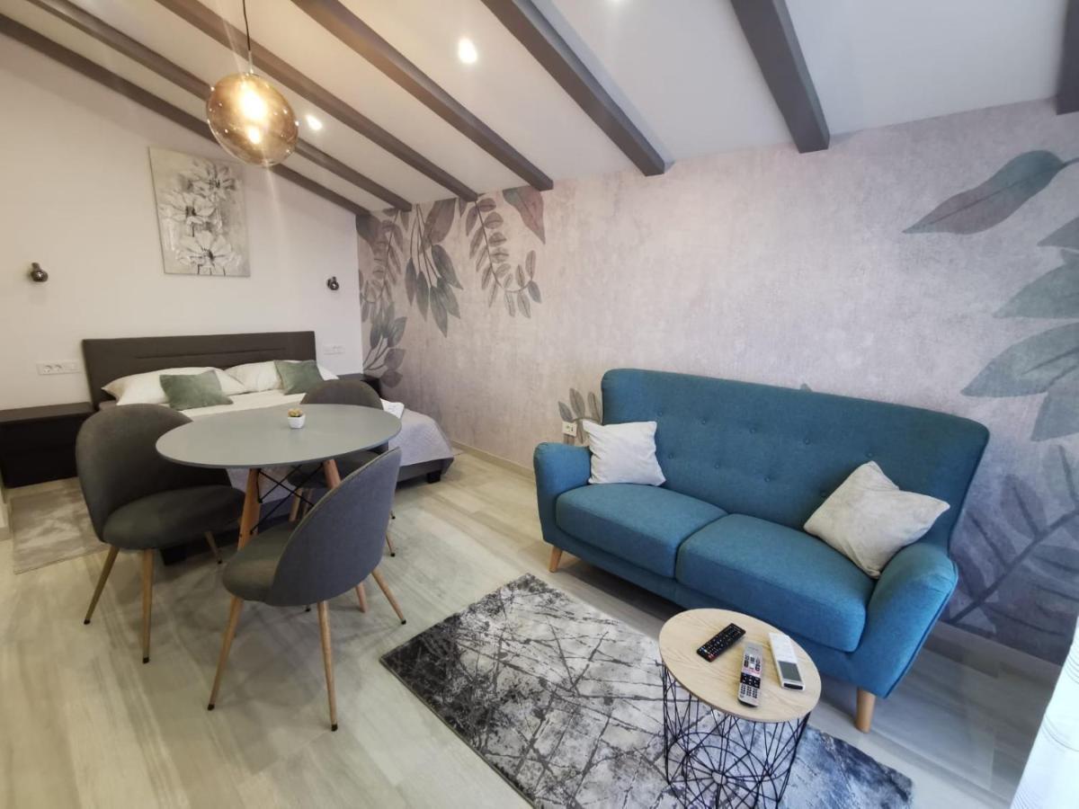New Nikolina 4 Star Apartment Mali Losinj Bagian luar foto